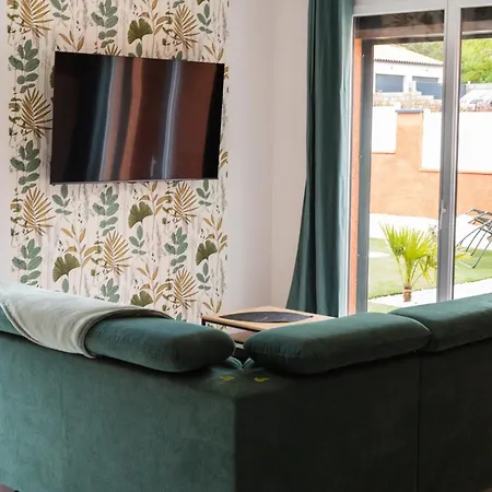 Paisible Proche Frontiere Espagnole Avec Piscine Privee Villa Les Cluses