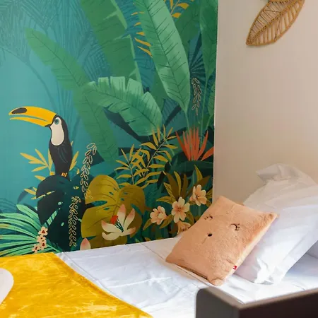 Paisible Proche Frontiere Espagnole Avec Piscine Privee Les Cluses